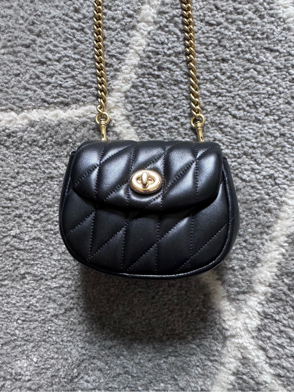 Coach Turnlock Black Quilted Leather Card Case with Chain Strap - Picture 2 of 16
